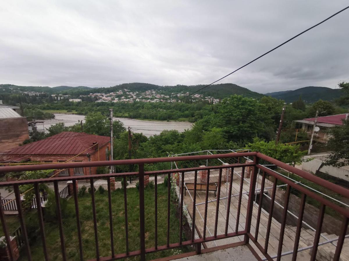 Guesthouse Luka 쿠타이시 외부 사진